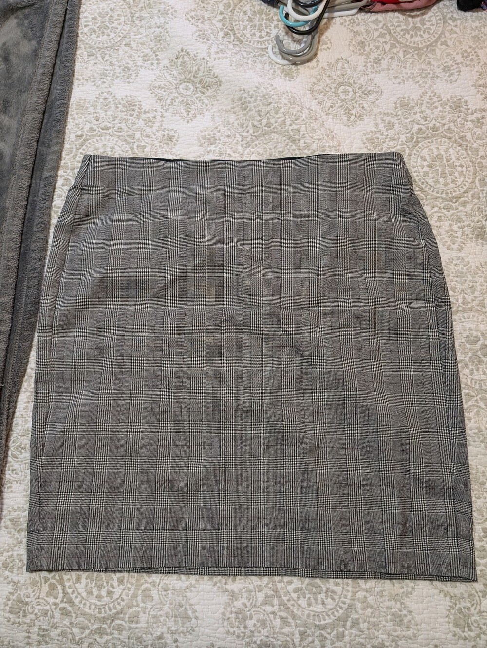 Elle Gray Glen Plaid Pencil Skirt